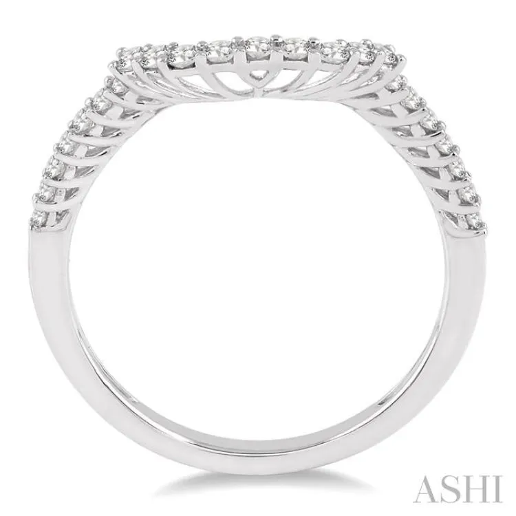 1/4 Ctw Round Cut Diamond Wedding Band in 14K White Gold