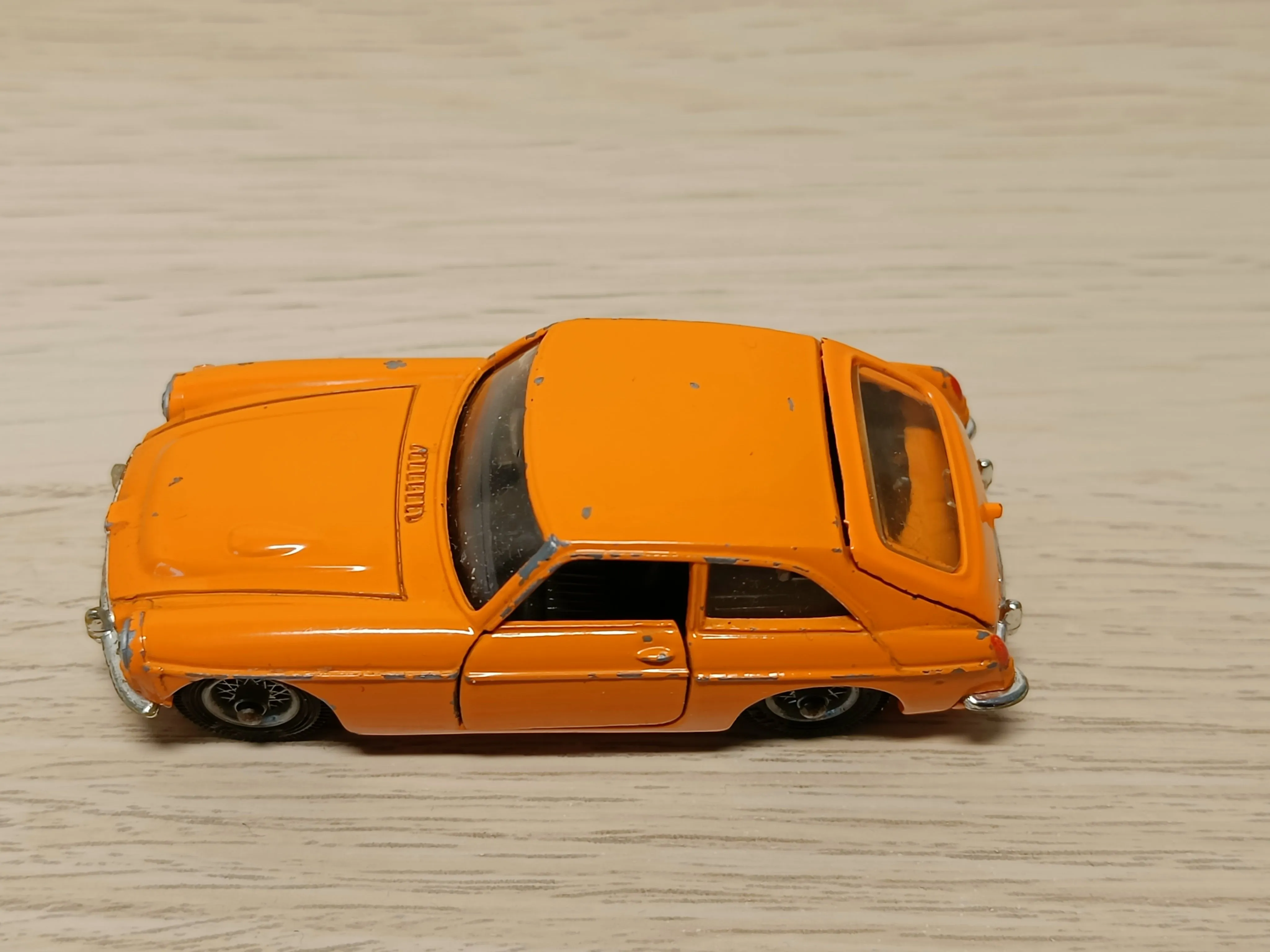 345 MGC GT in orange (1)