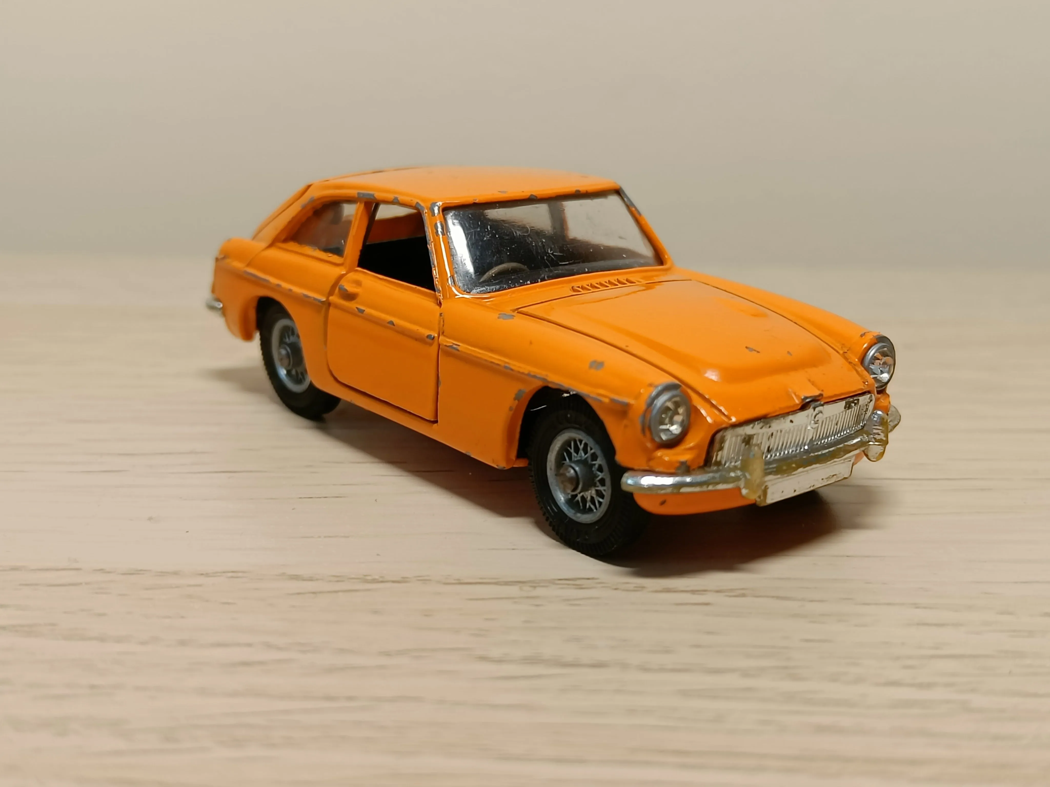 345 MGC GT in orange (1)