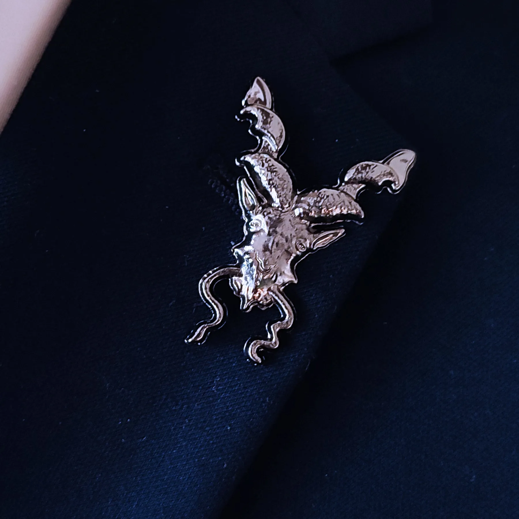 Antique Markhor – Gunmetal Lapel Pins