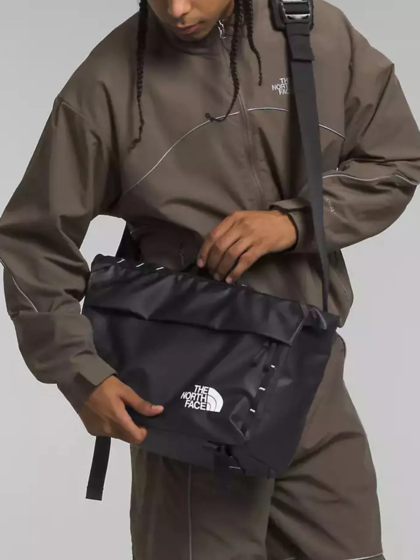 Base Camp Voyager Messenger Bag