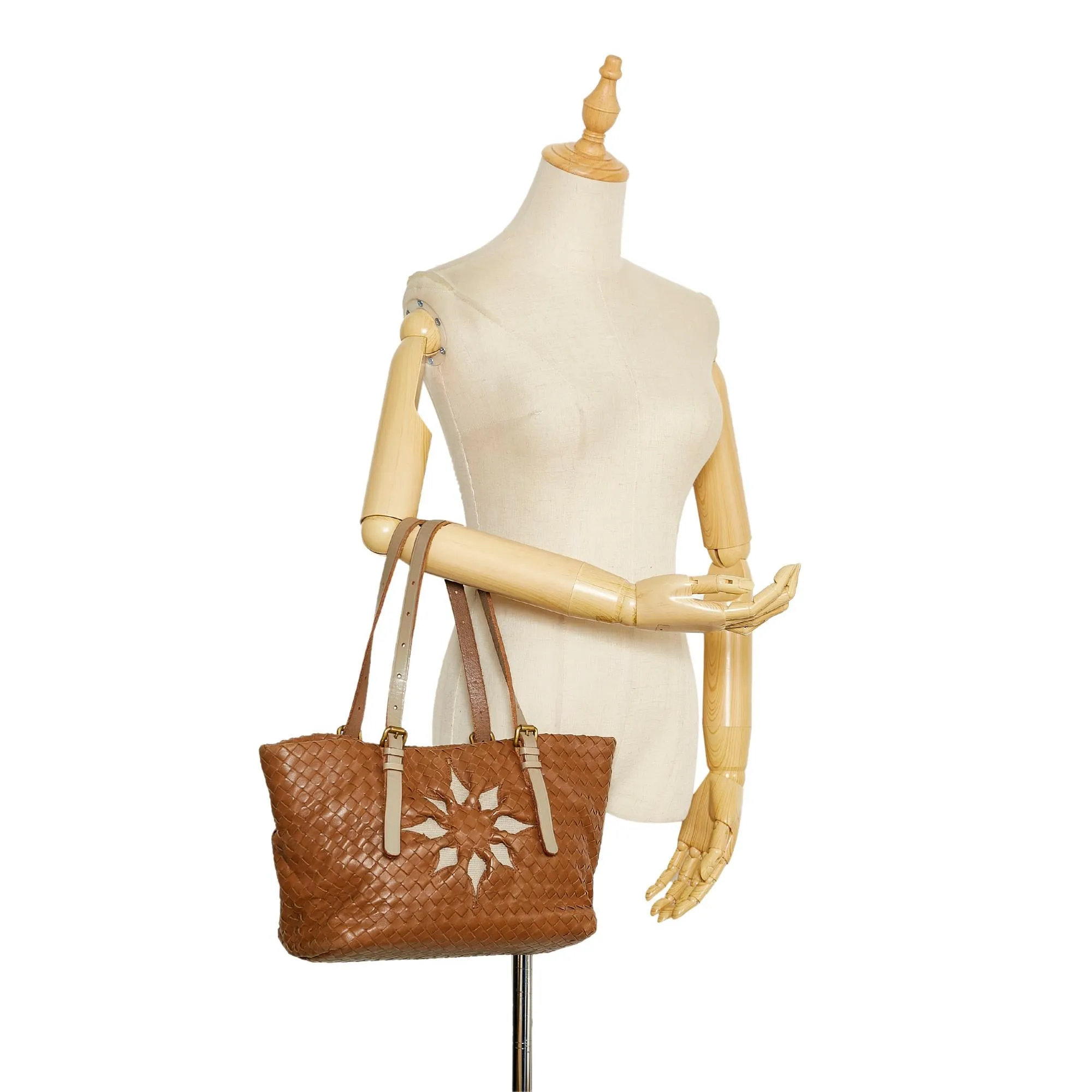 Bottega Veneta Intrecciato Flower Tote (SHG-iifMpY)