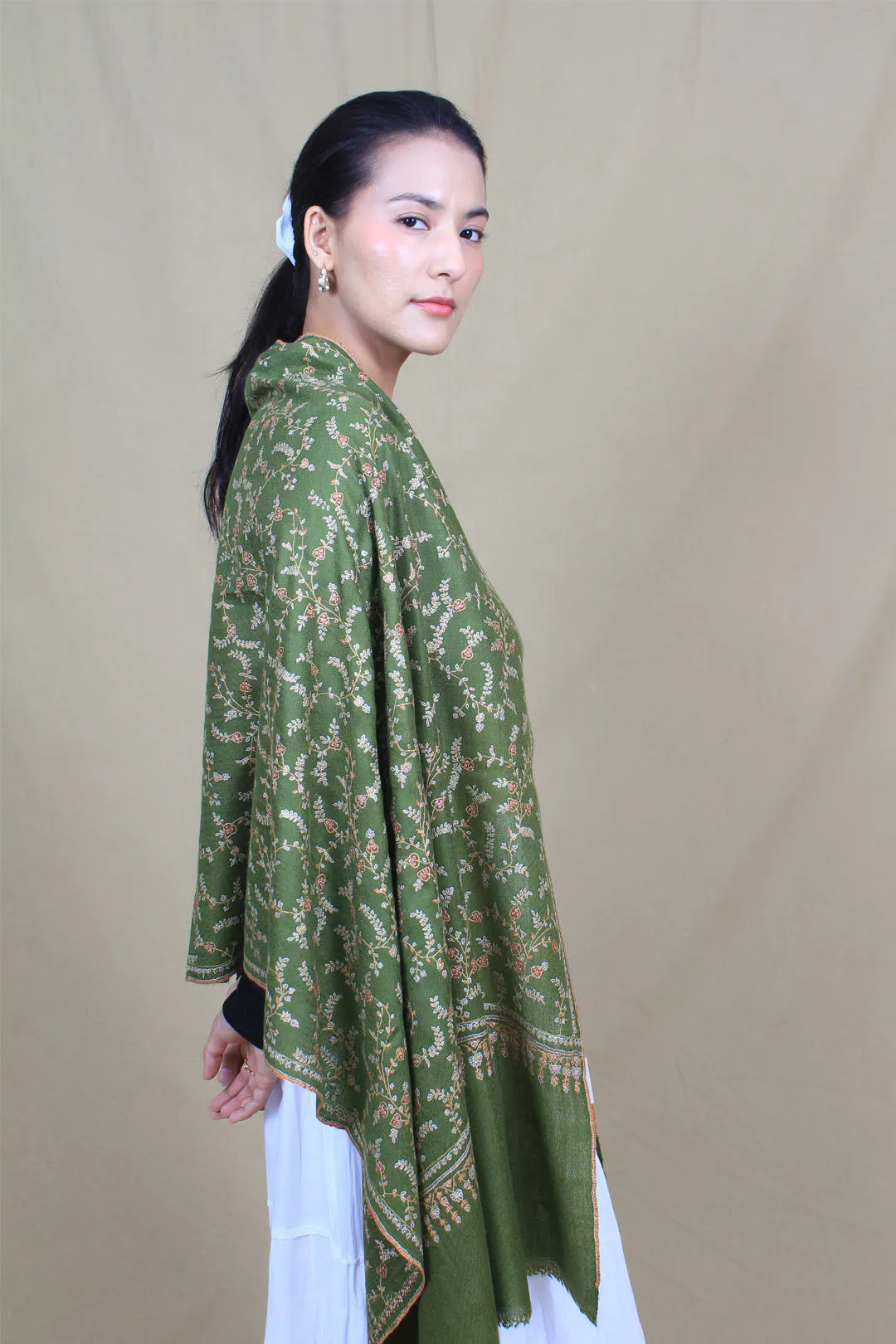 Ehtishaam Sheen Green Sozni Jaali Embroidered Pashmina Stole