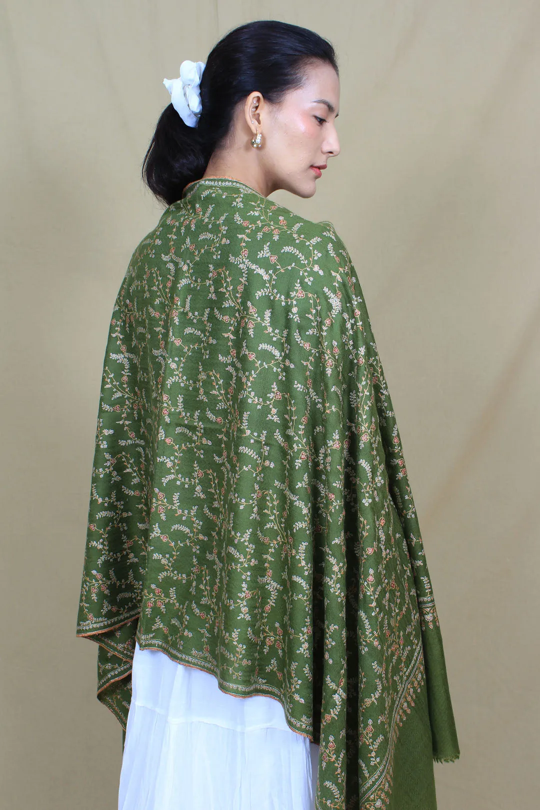 Ehtishaam Sheen Green Sozni Jaali Embroidered Pashmina Stole