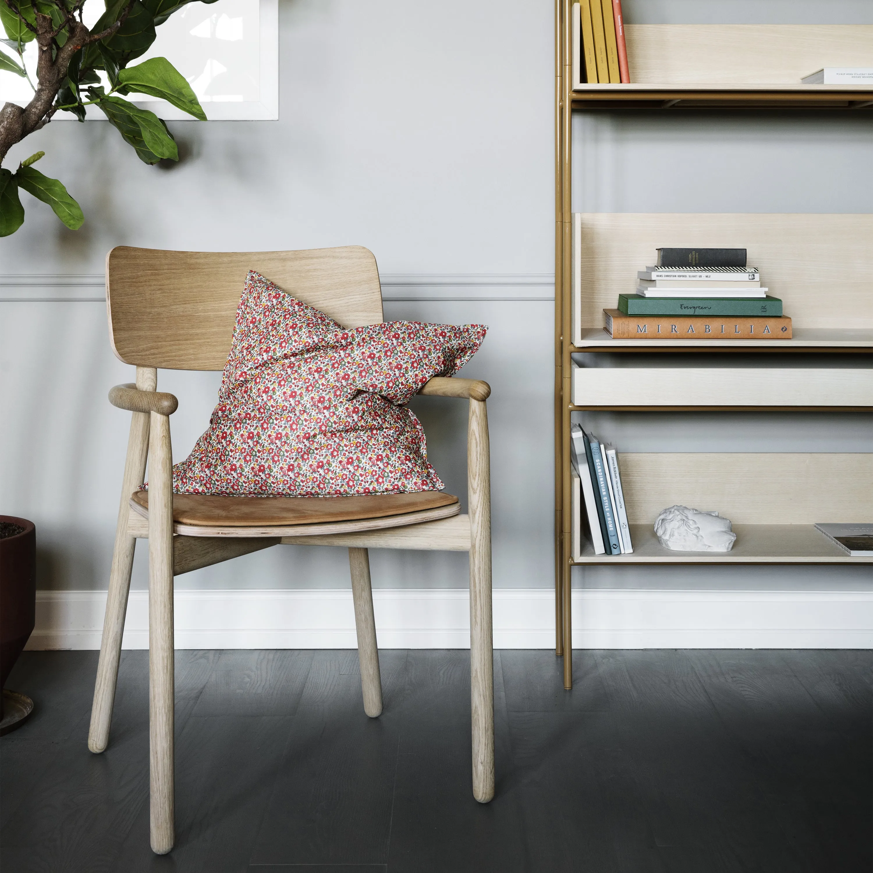 Hven Armchair