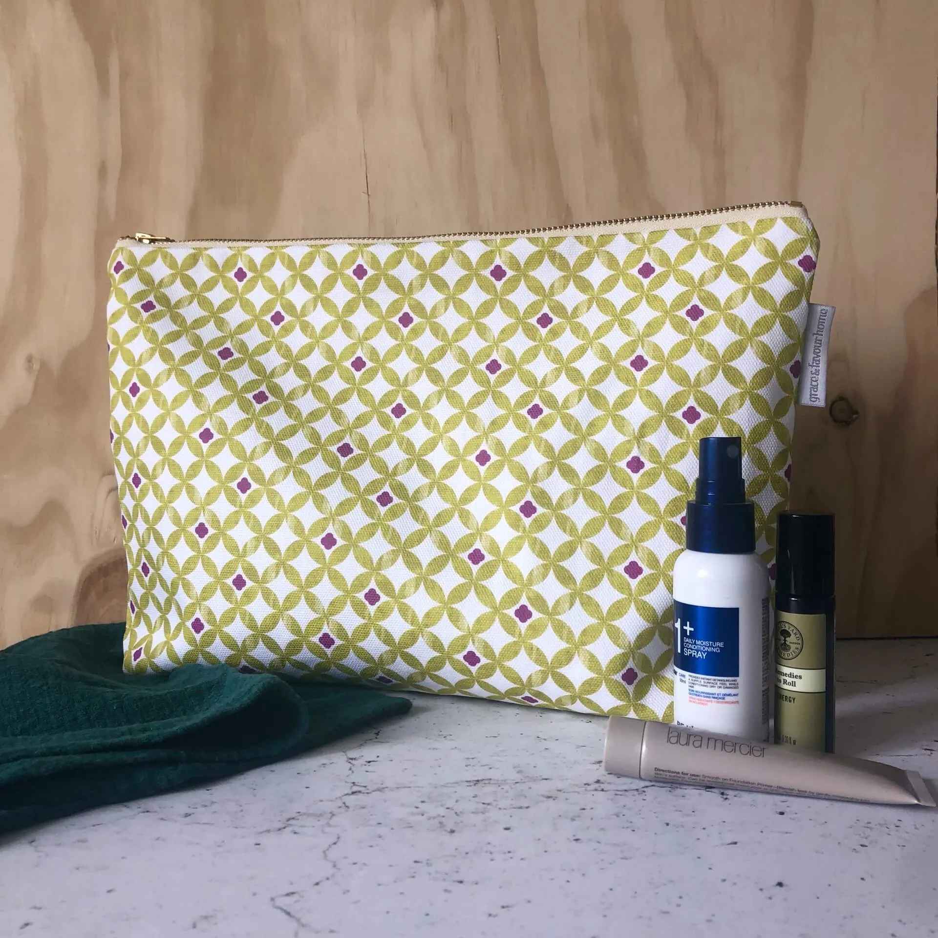 Paola Toiletry Bag