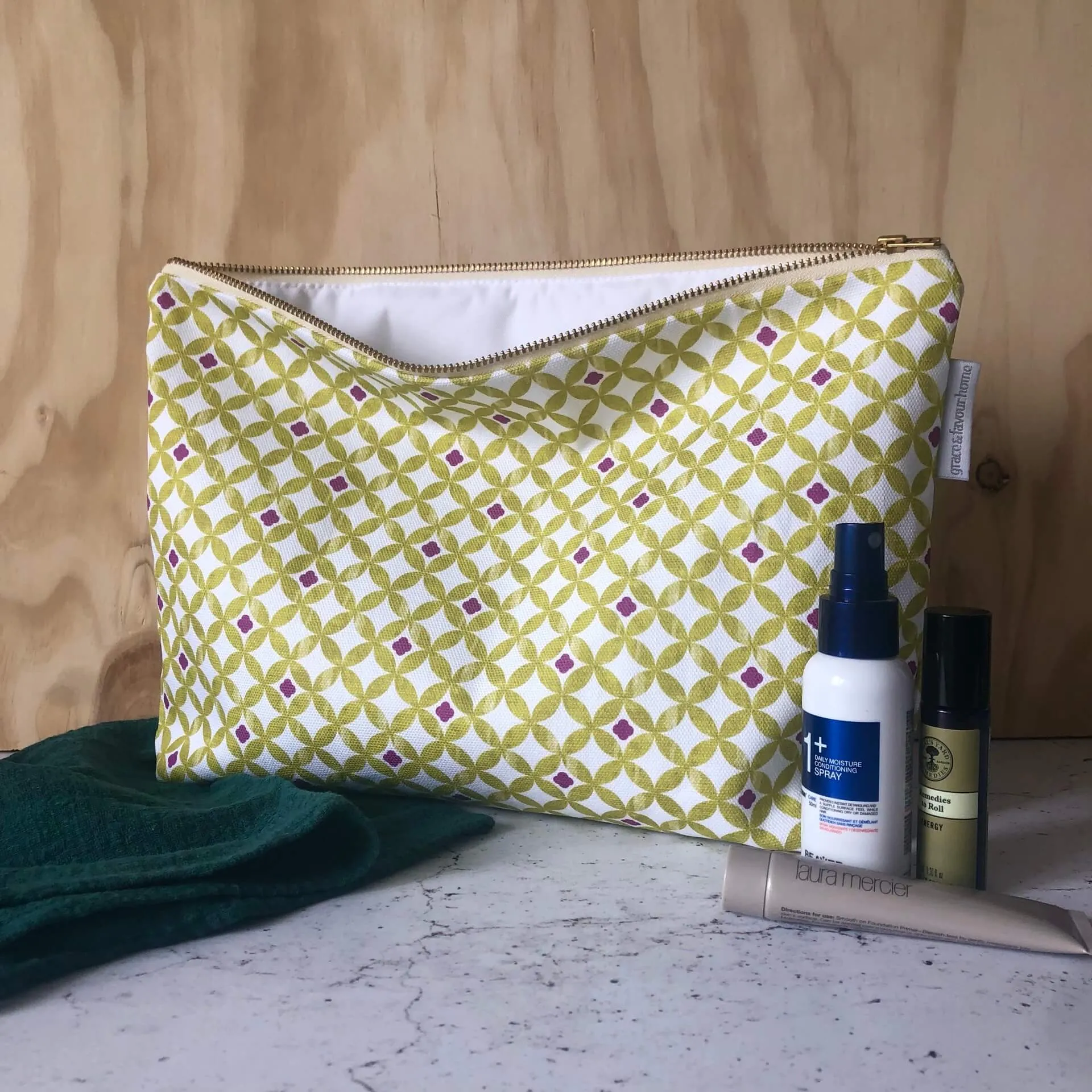 Paola Toiletry Bag